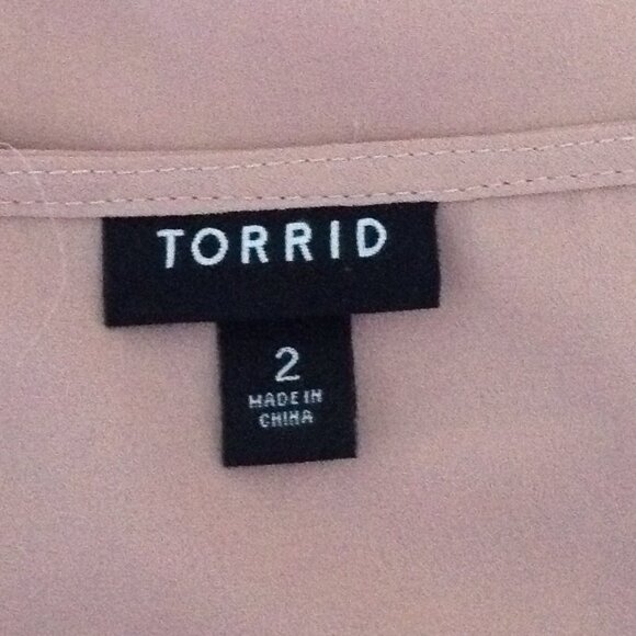 Torrid Women's Powder Pink Size 2 Blouse Top Baby Doll Cap Sleeves Semi Sheer - Picture 5 of 6